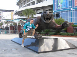 Jacksonville Jaguars Statue - Quest for 31